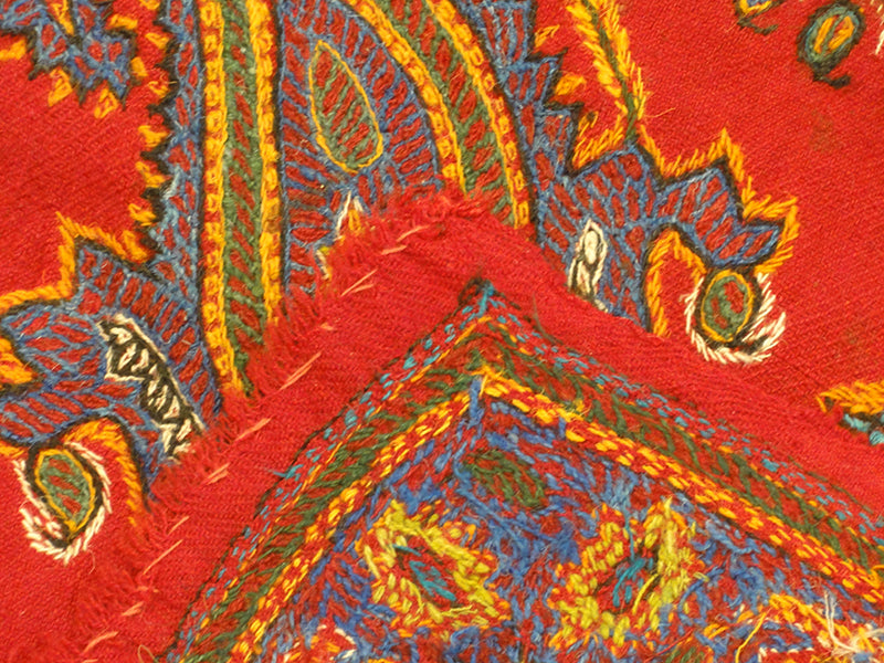 31789 Antique Suzani Kerman Patte