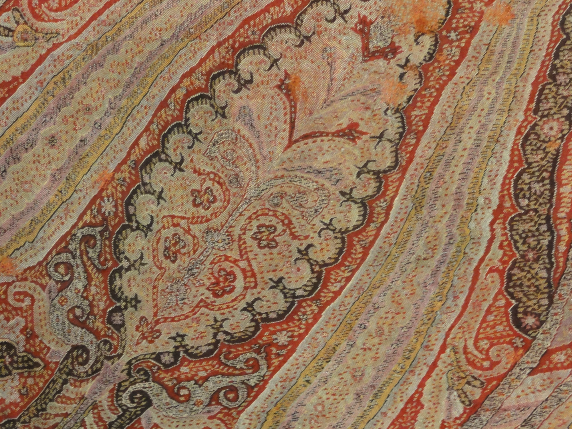 33056 Kashmiri Shawl