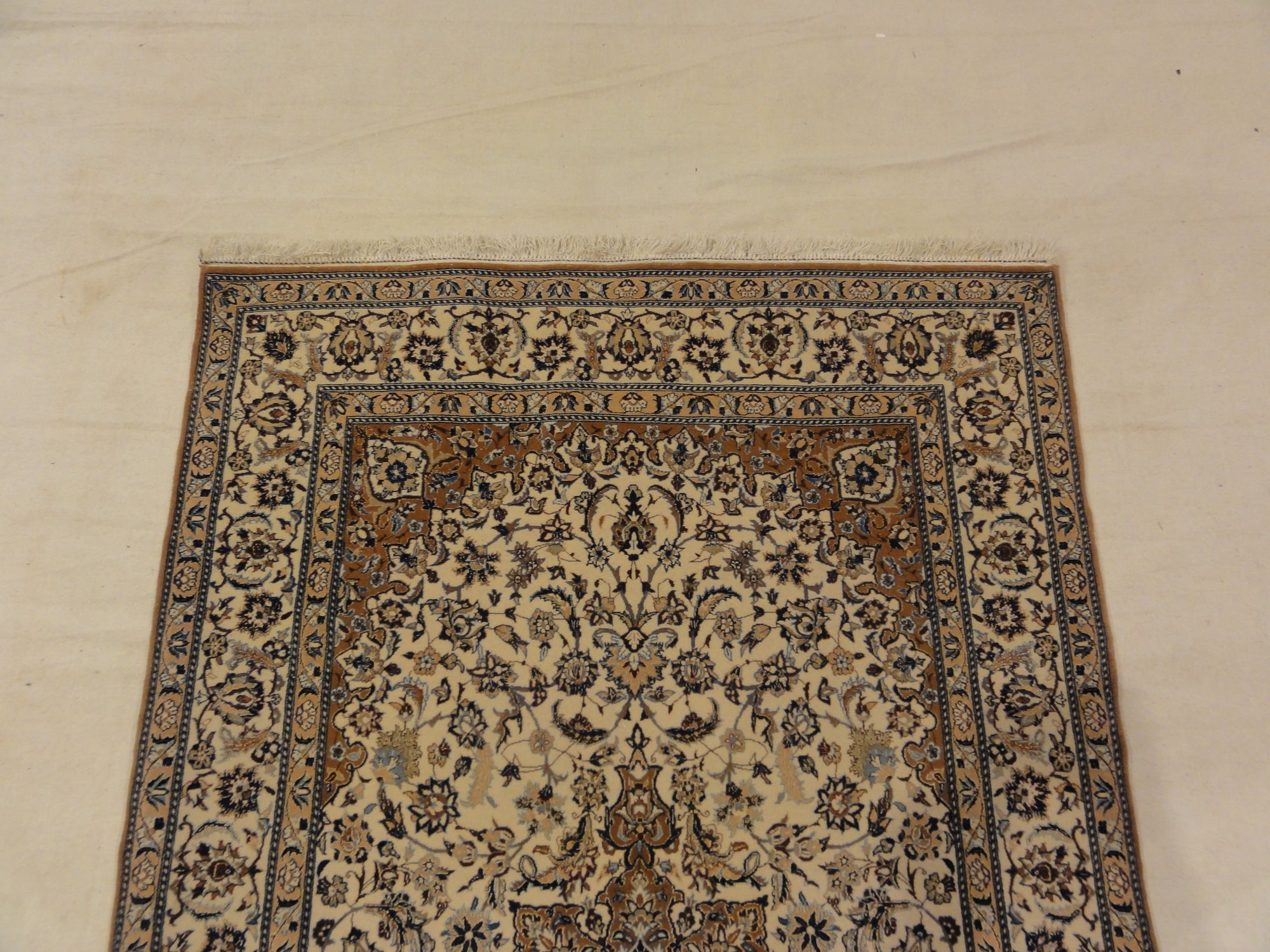 Nain Medallian Persian Handmade Wool Rug