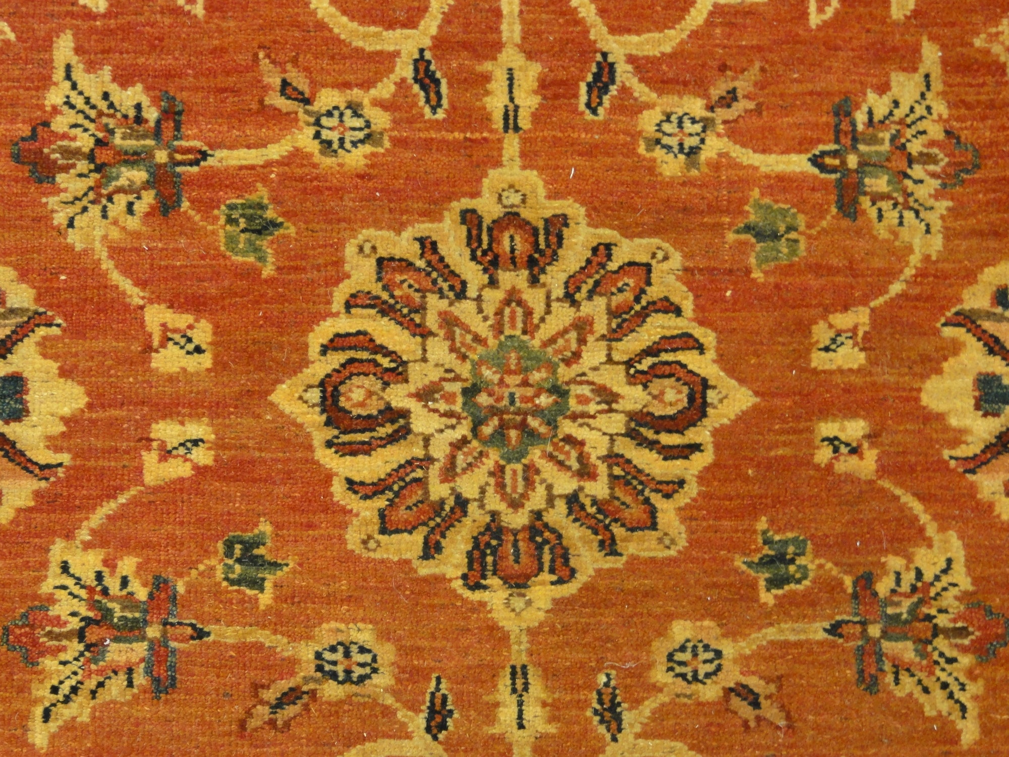 32920 Finest Isphahan Rug