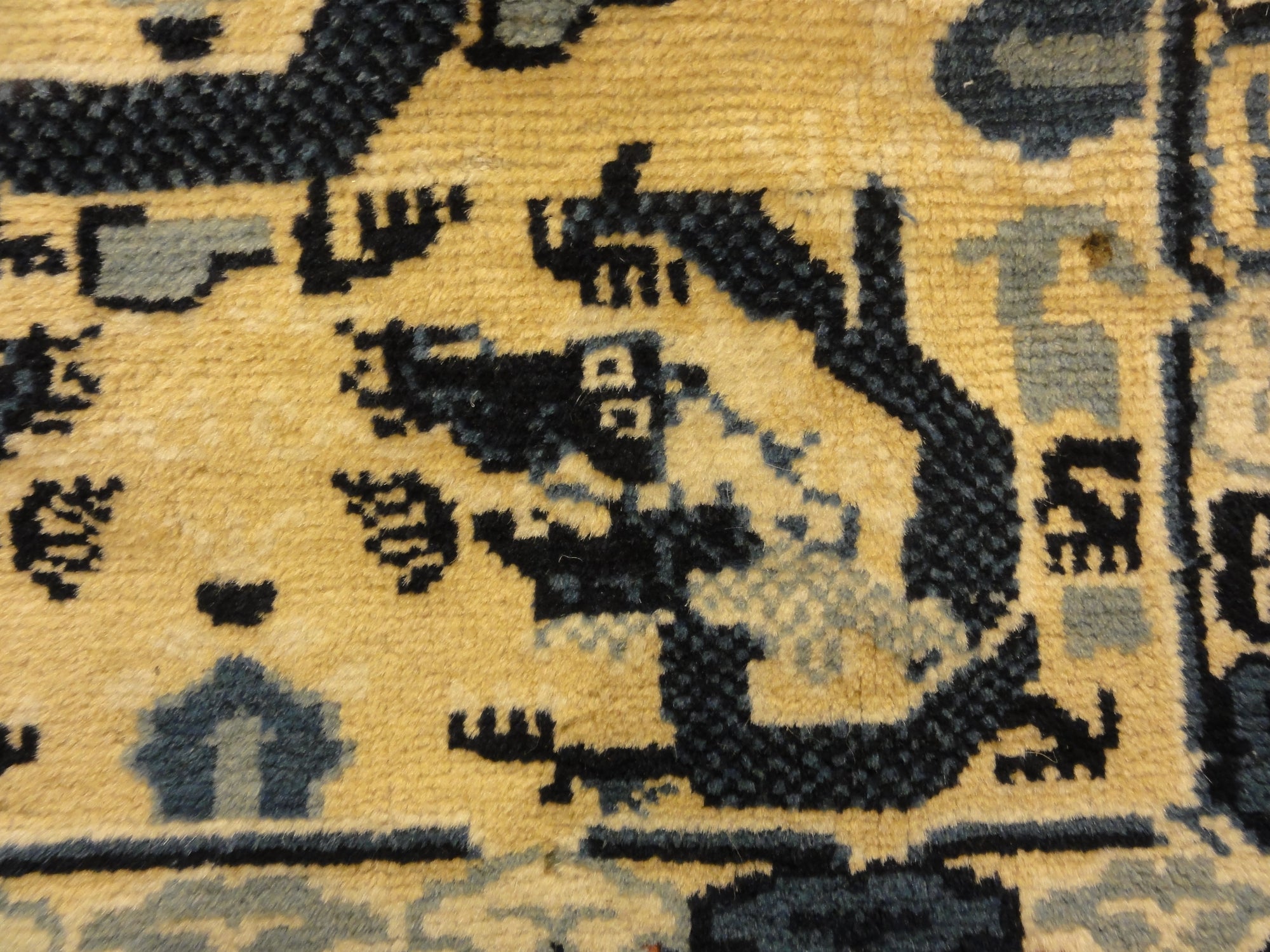 33300 Antique Chinese Dragon Seat Cover