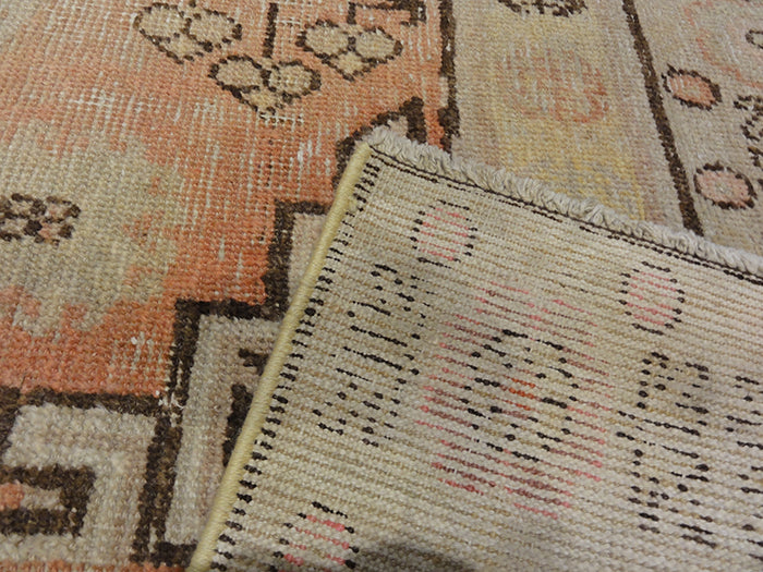 32118 Antique Khotan