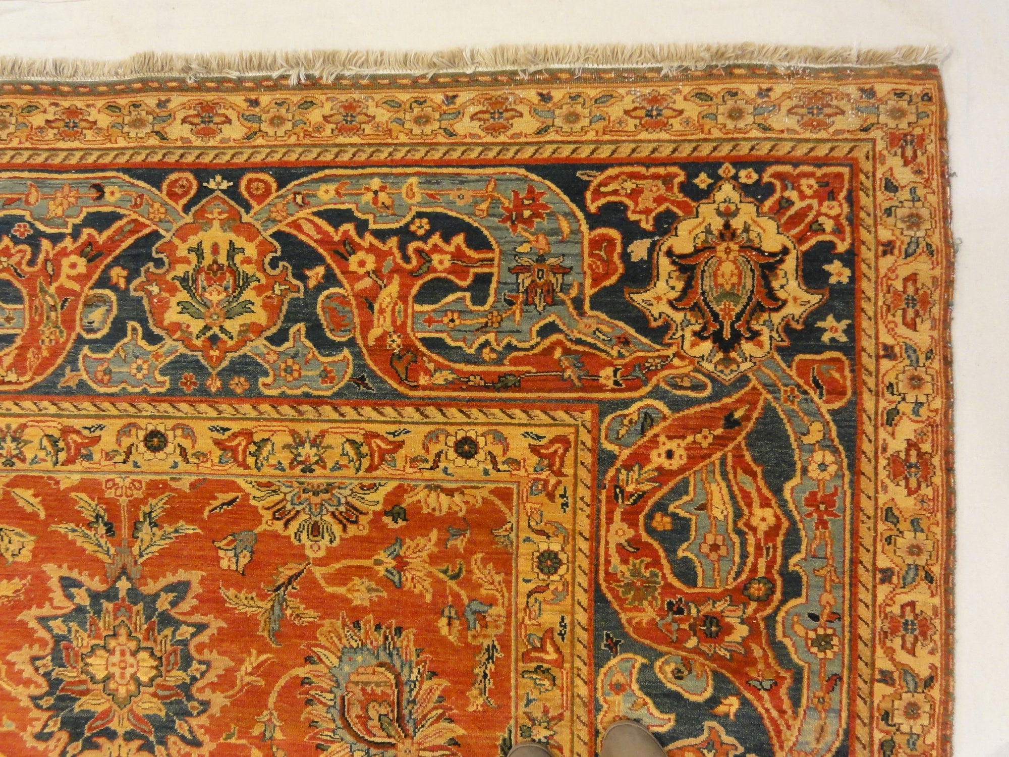 32920 Finest Isphahan Rug