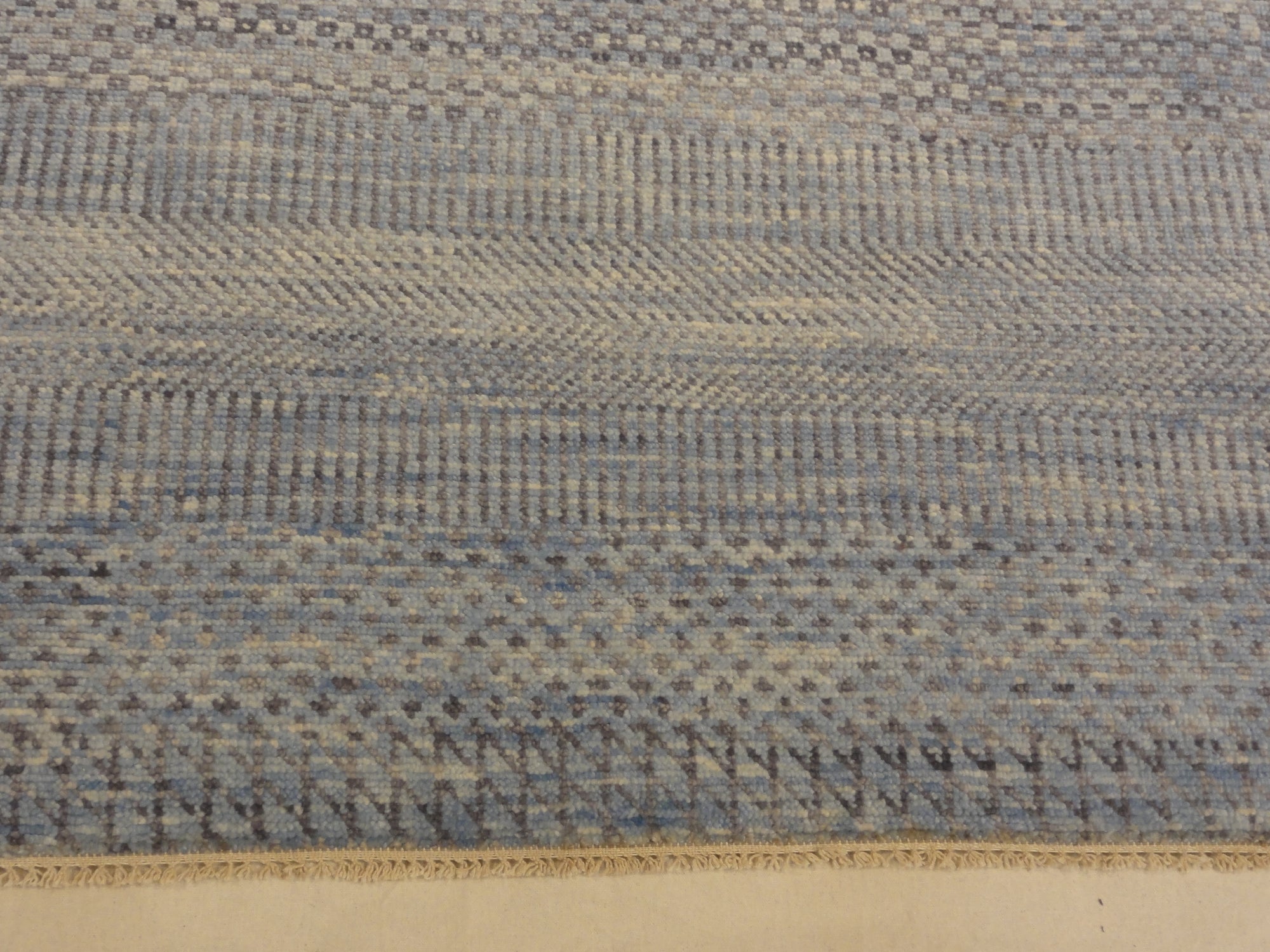 30526 Grey Modern Patterned Rug