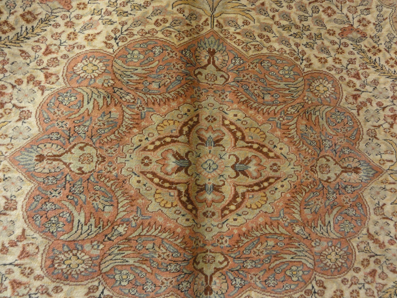 35706 Turkish Hereke Rug