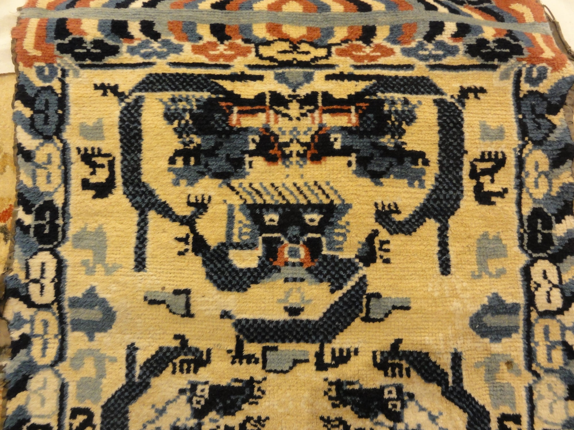 33300 Antique Chinese Dragon Seat Cover