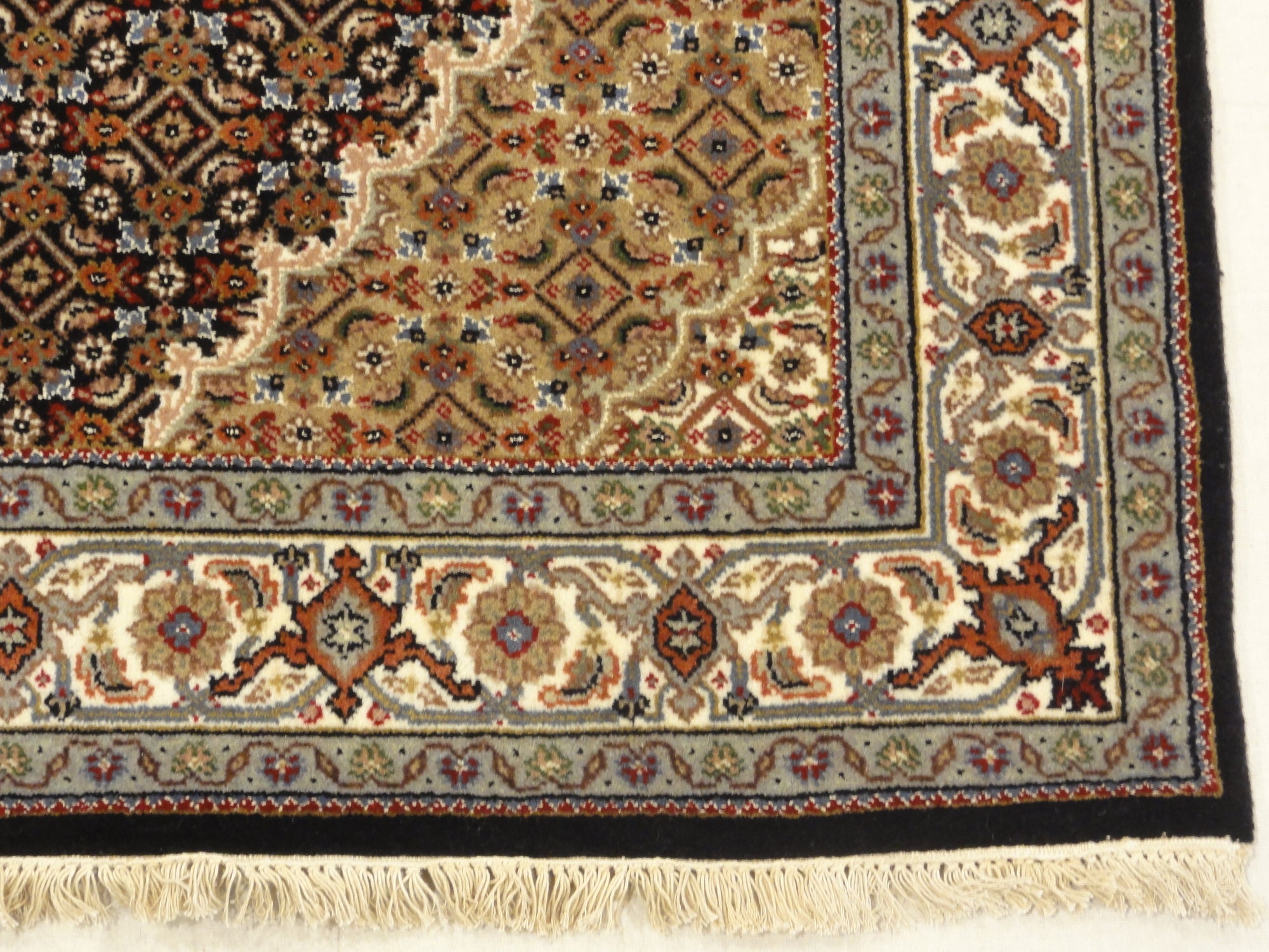 32910 Persian Rug