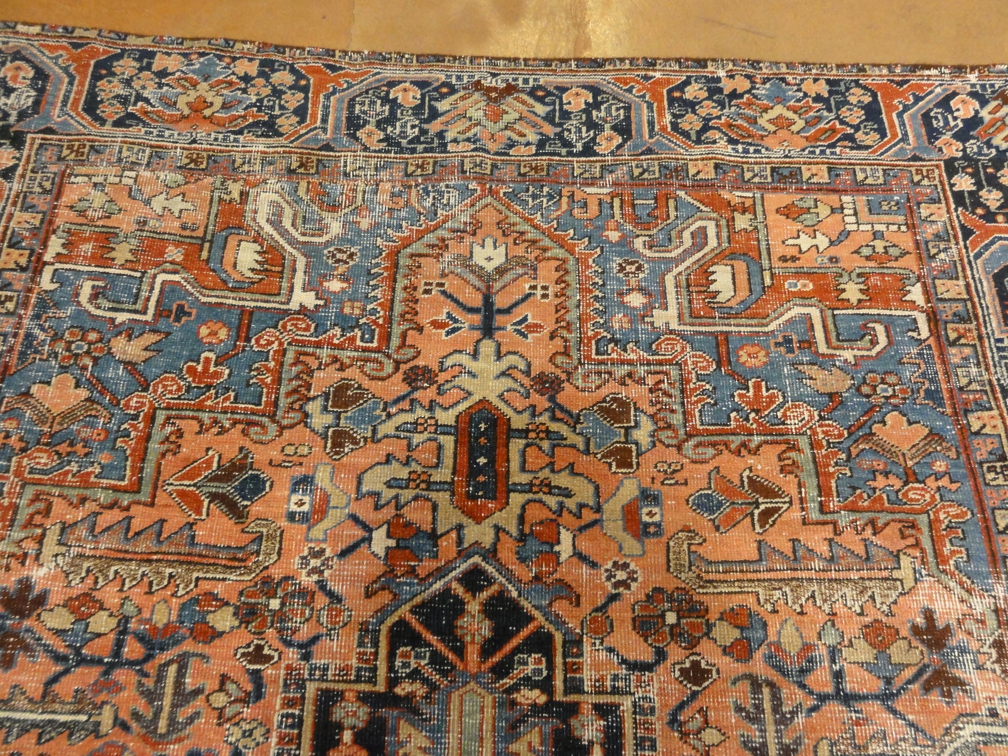 34973 Antique Heriz Rug