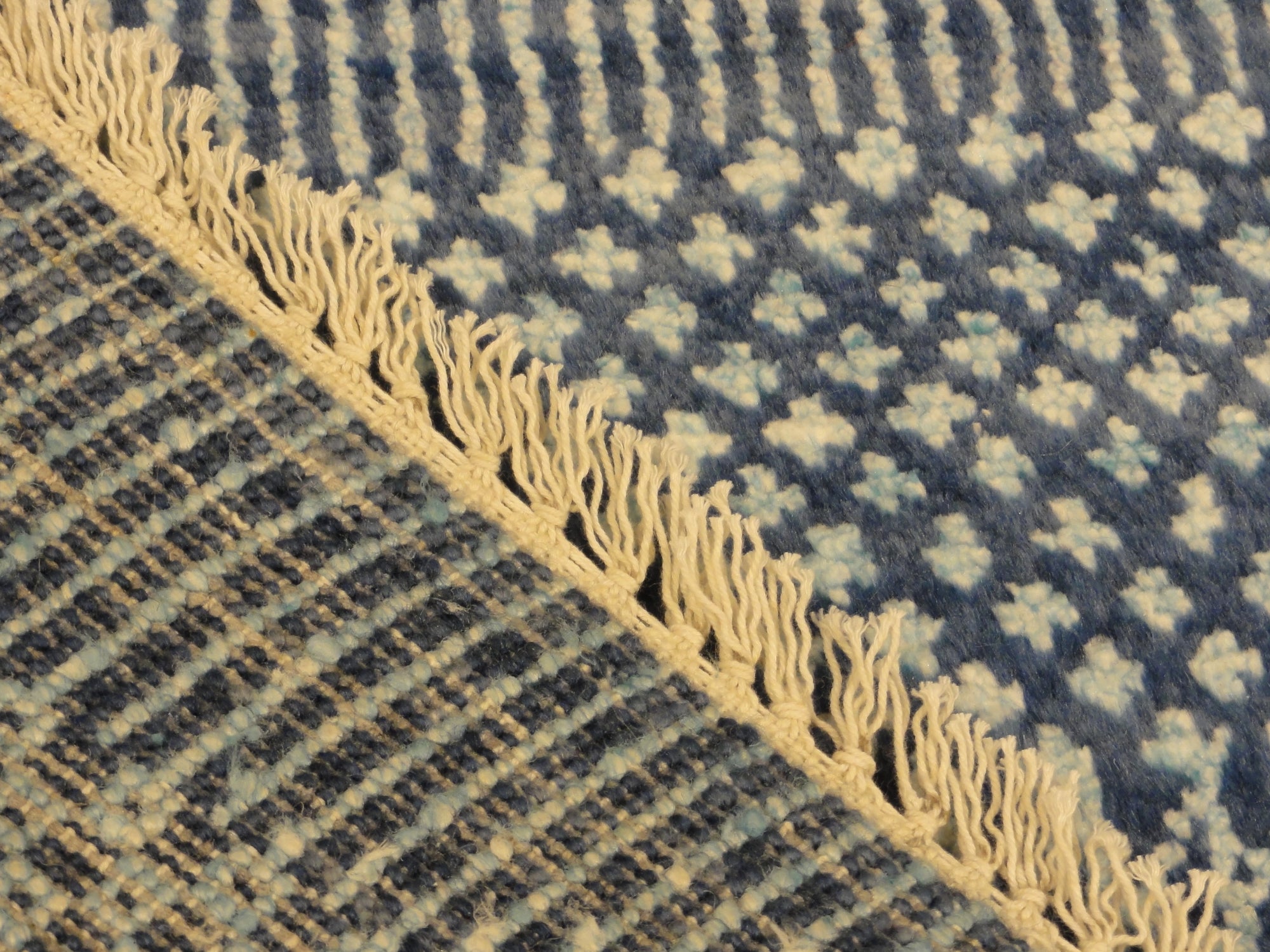 30524 Blue Modern Rug