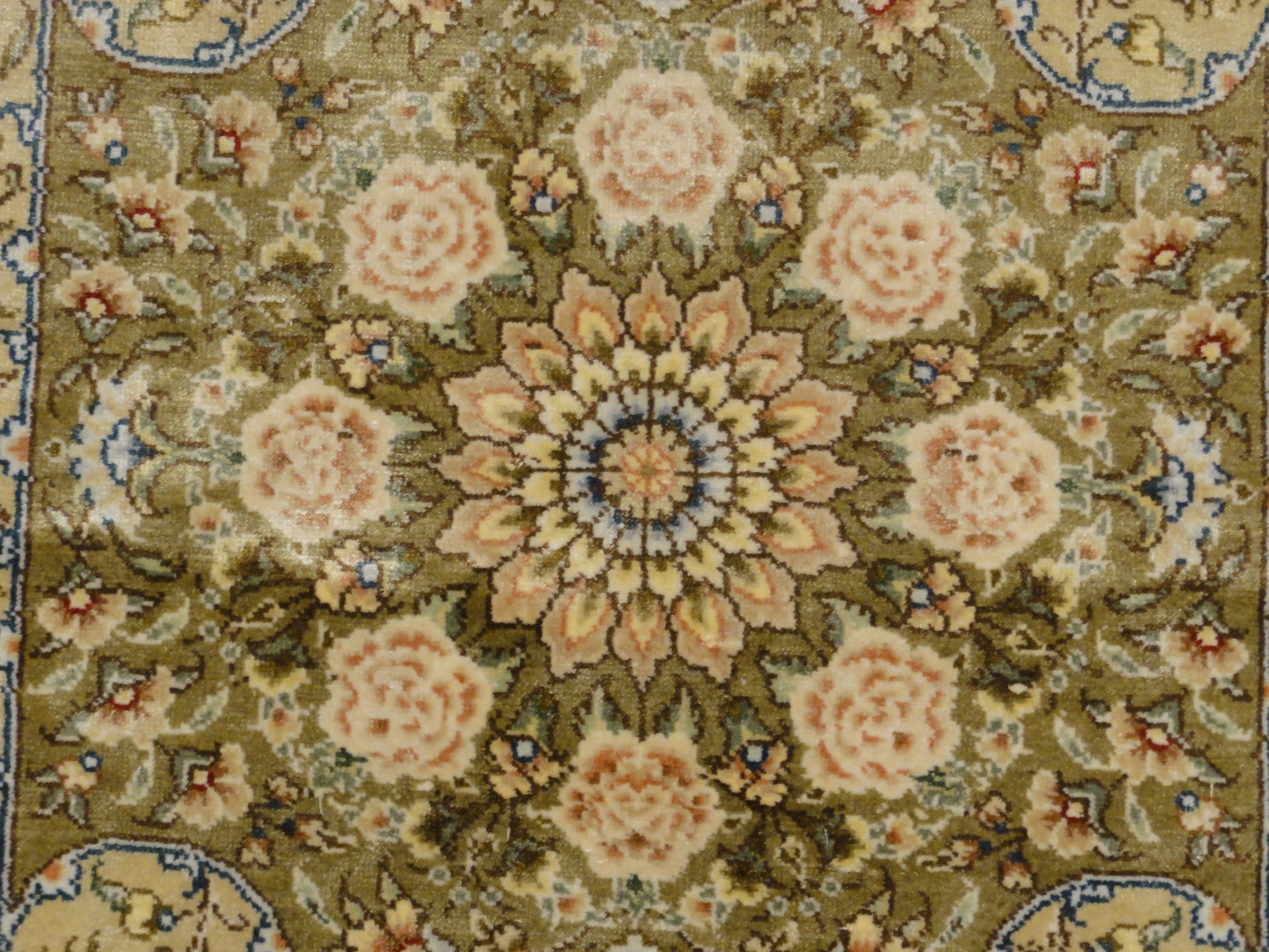 Finest Silk Qum 33194