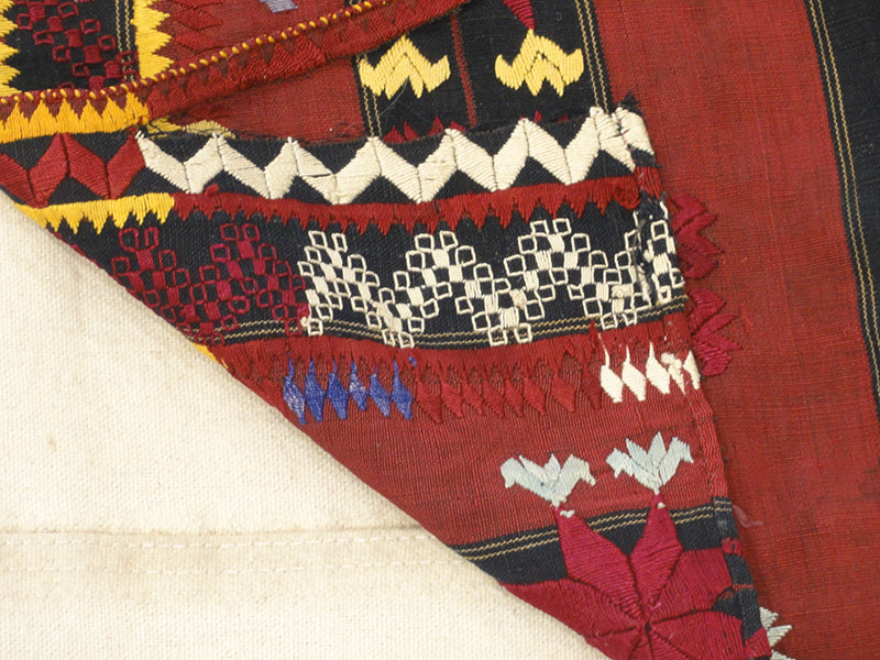 31763 Antique Uzbek Suzani