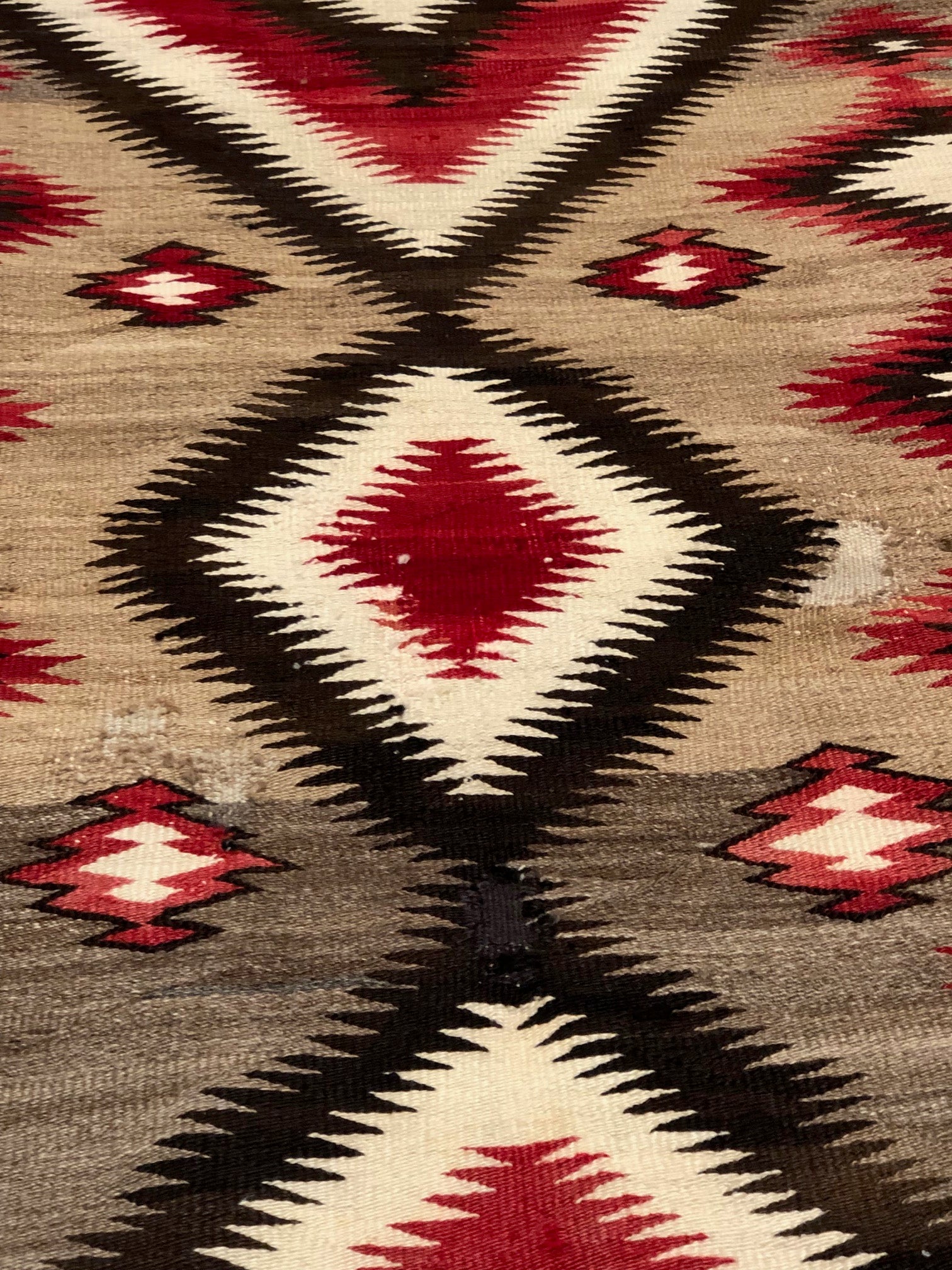 38120 Antique Navajo