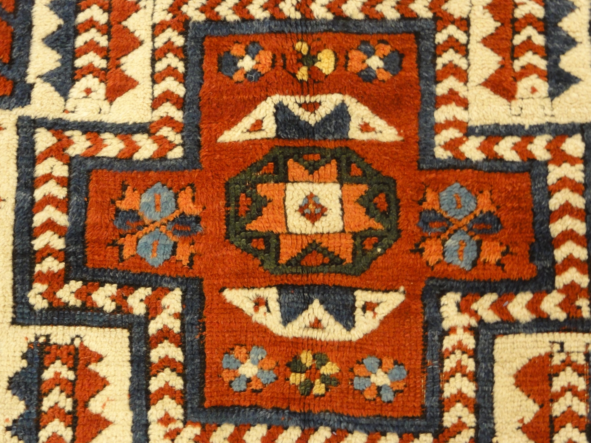 33299 Antique Turkish Bergama