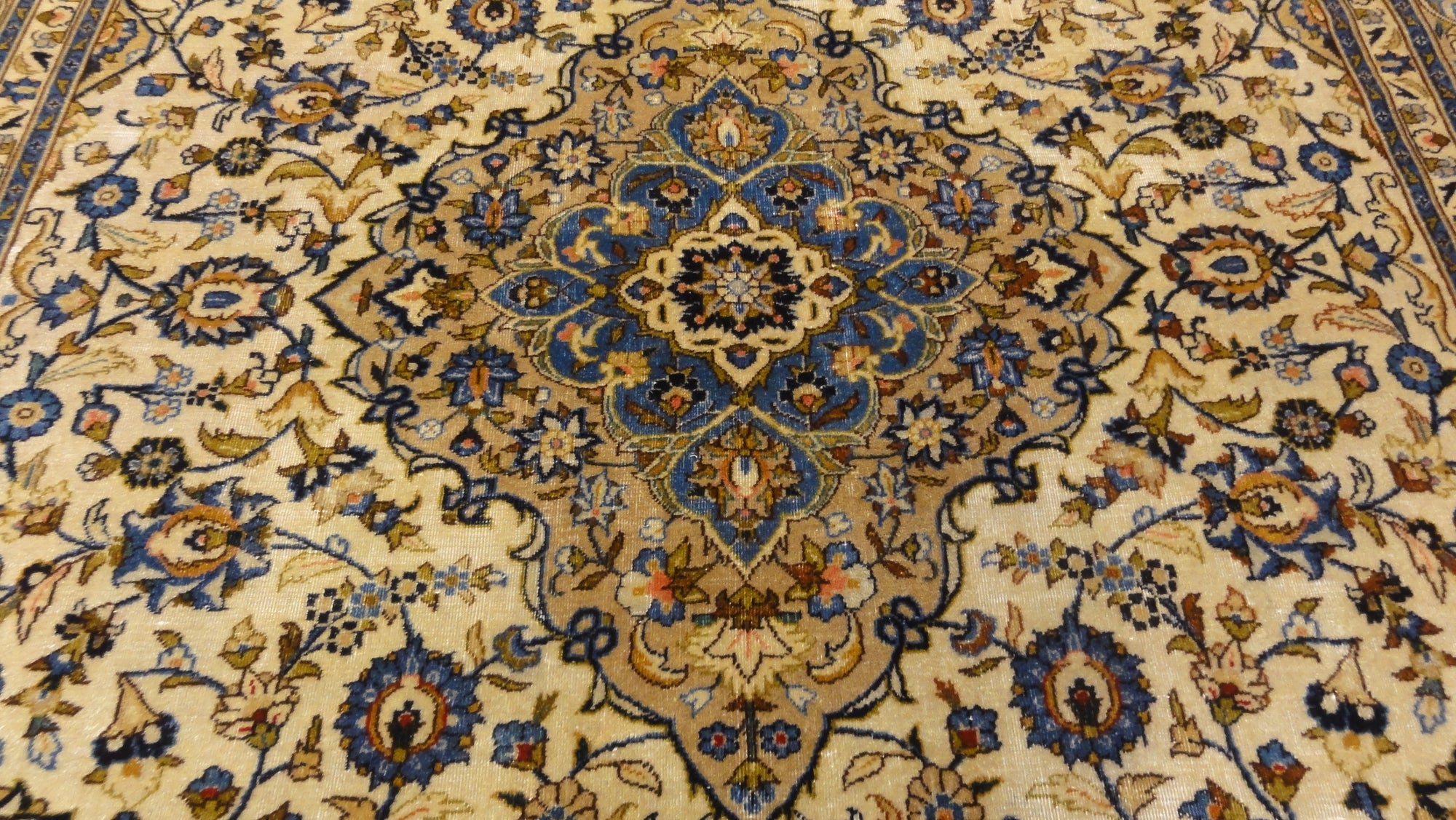 34737 Vintage Kashan Rug