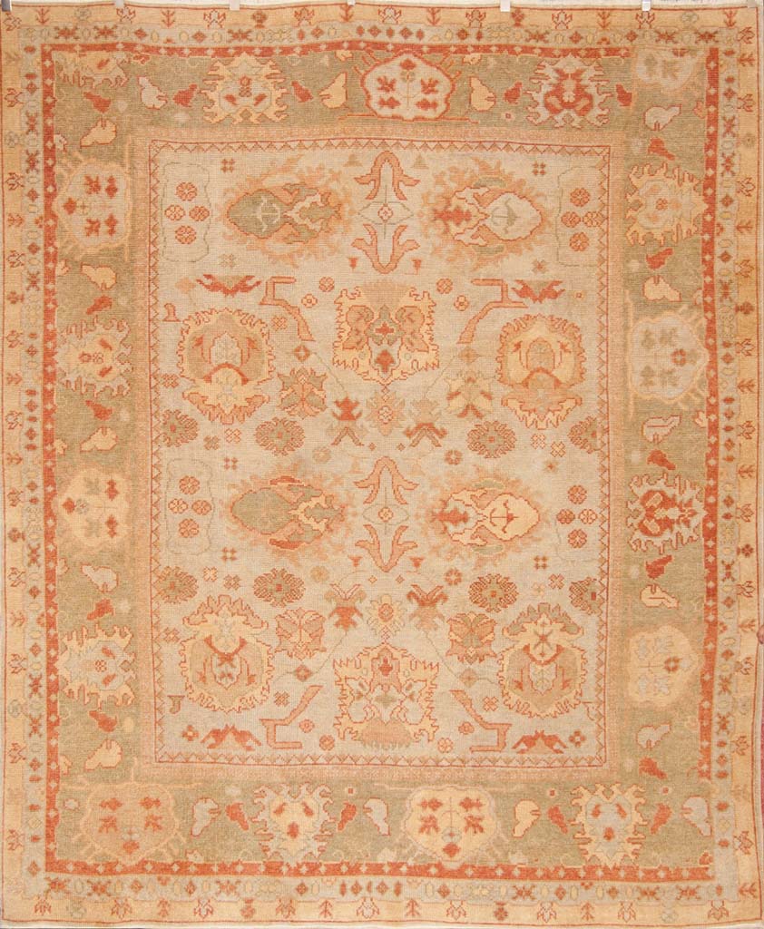 Fine Usak Rug