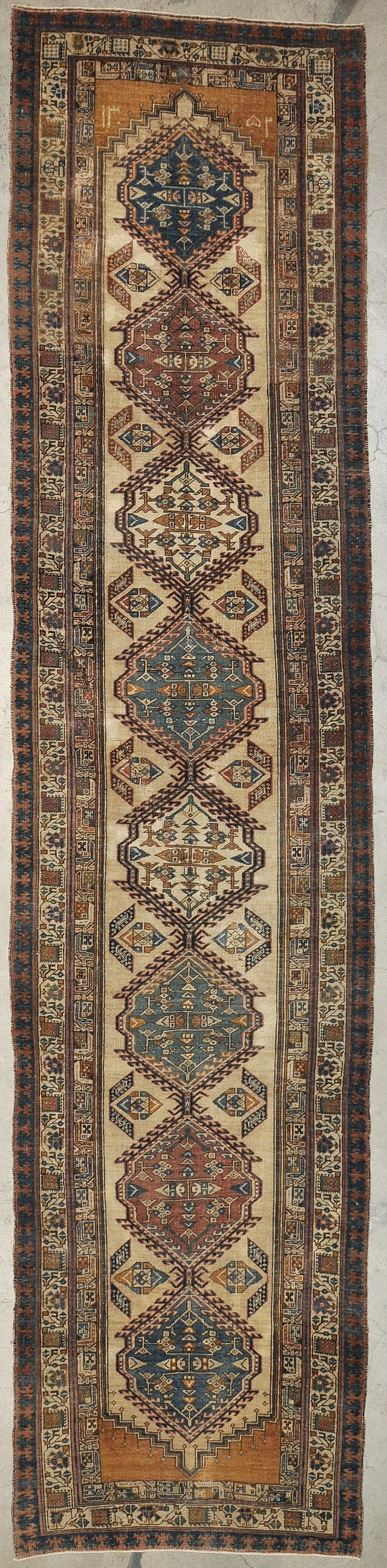 Antique Serab rugs and more oriental carpet 29875-