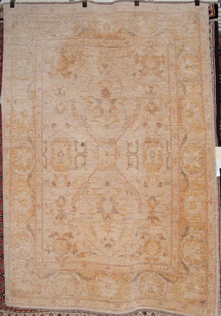 Fine Usak Rug