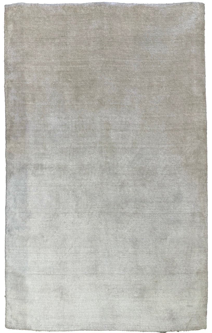 White Modern Tibetan 29340