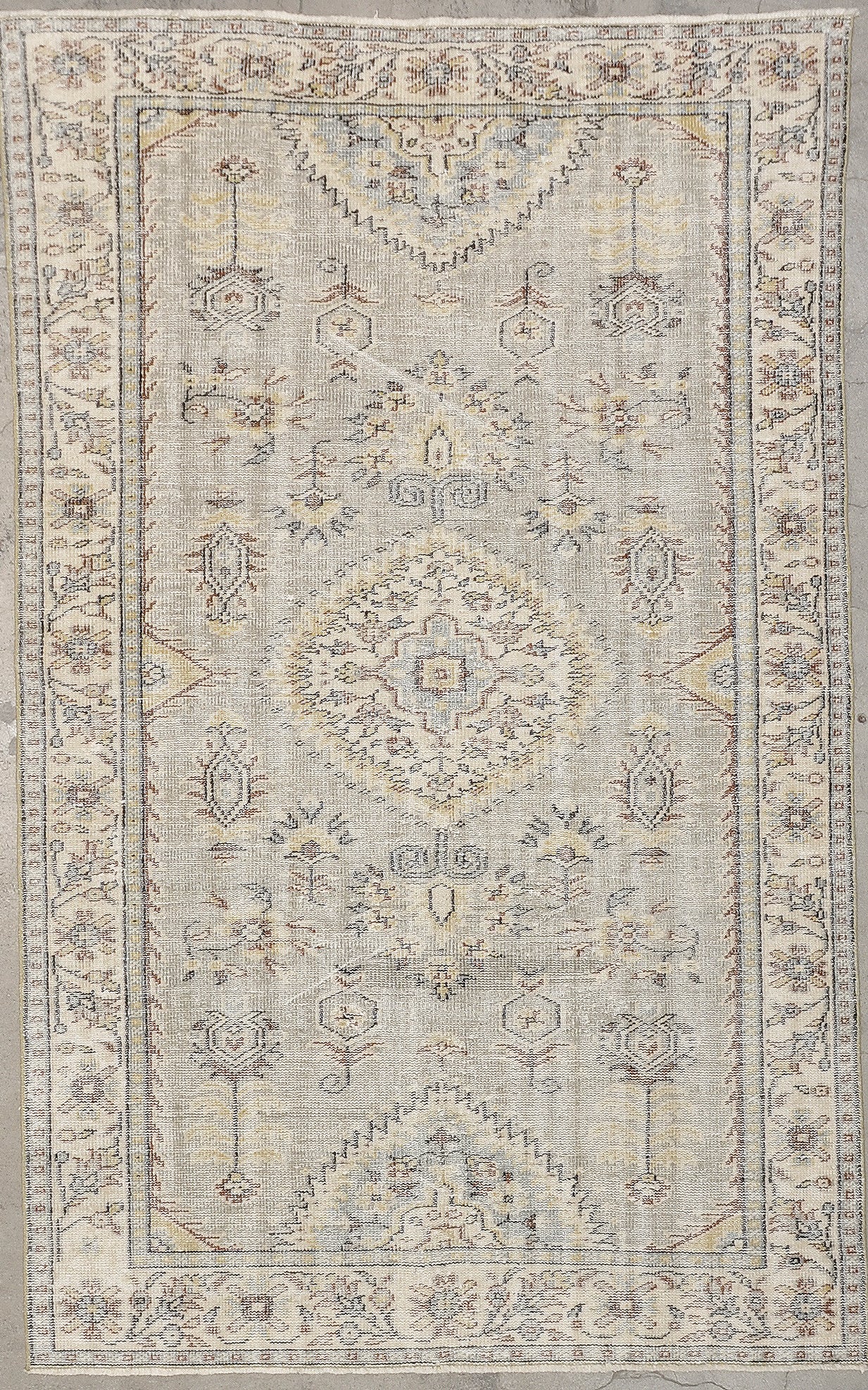 Antique Oushak rugs and more oriental carpet 34135-