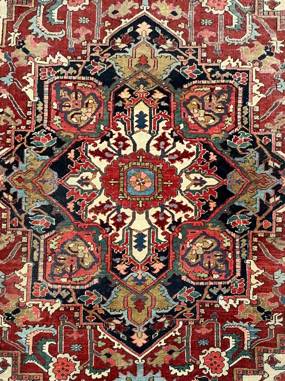 Antique Serapi 25077