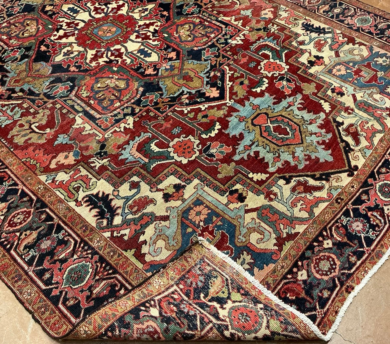Antique Serapi 25077