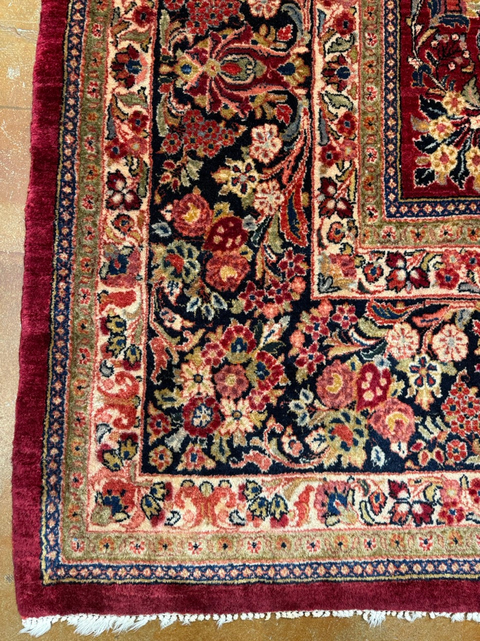 Antique Persian Sarouk 24546