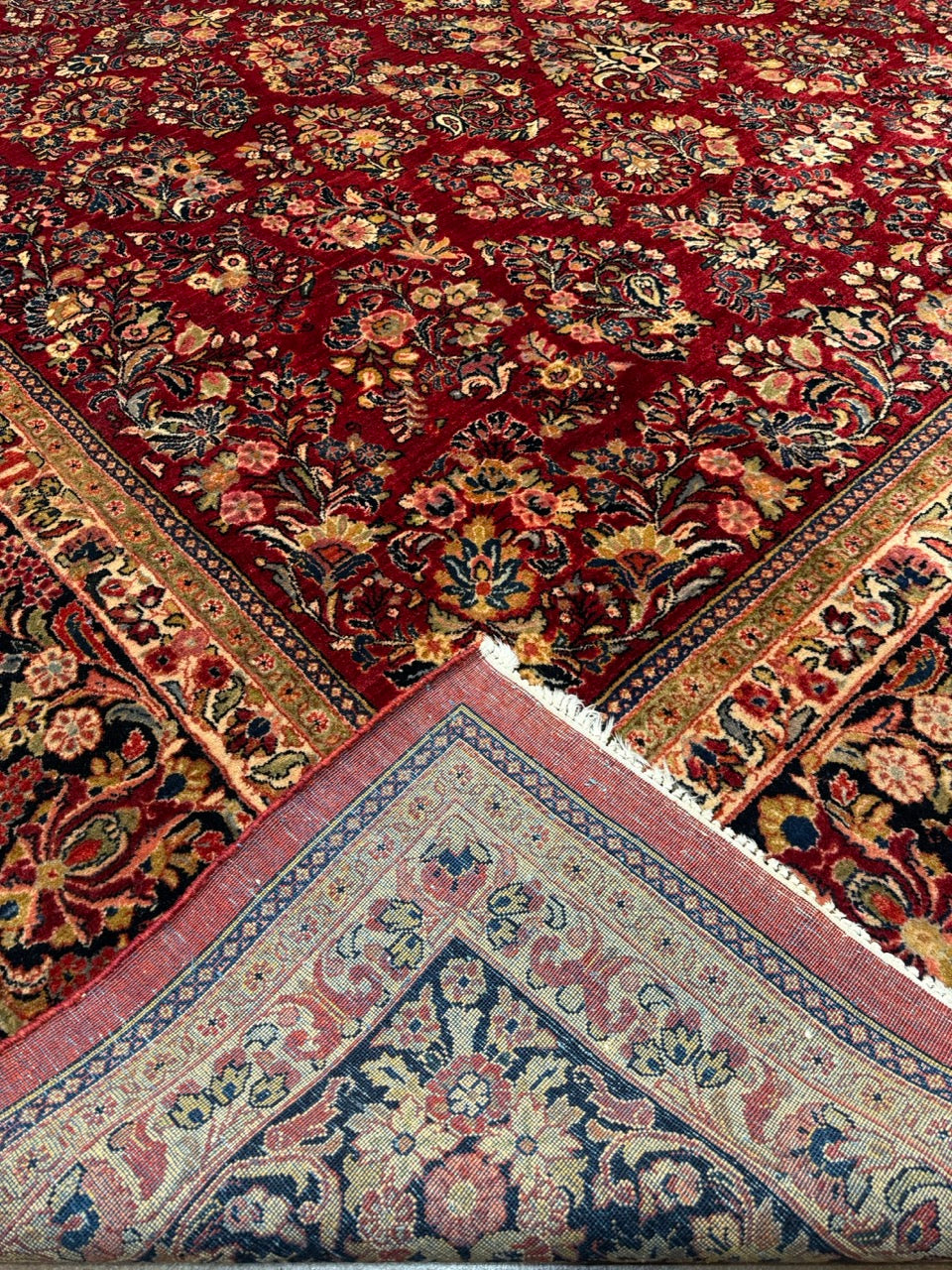 Antique Persian Sarouk 24546