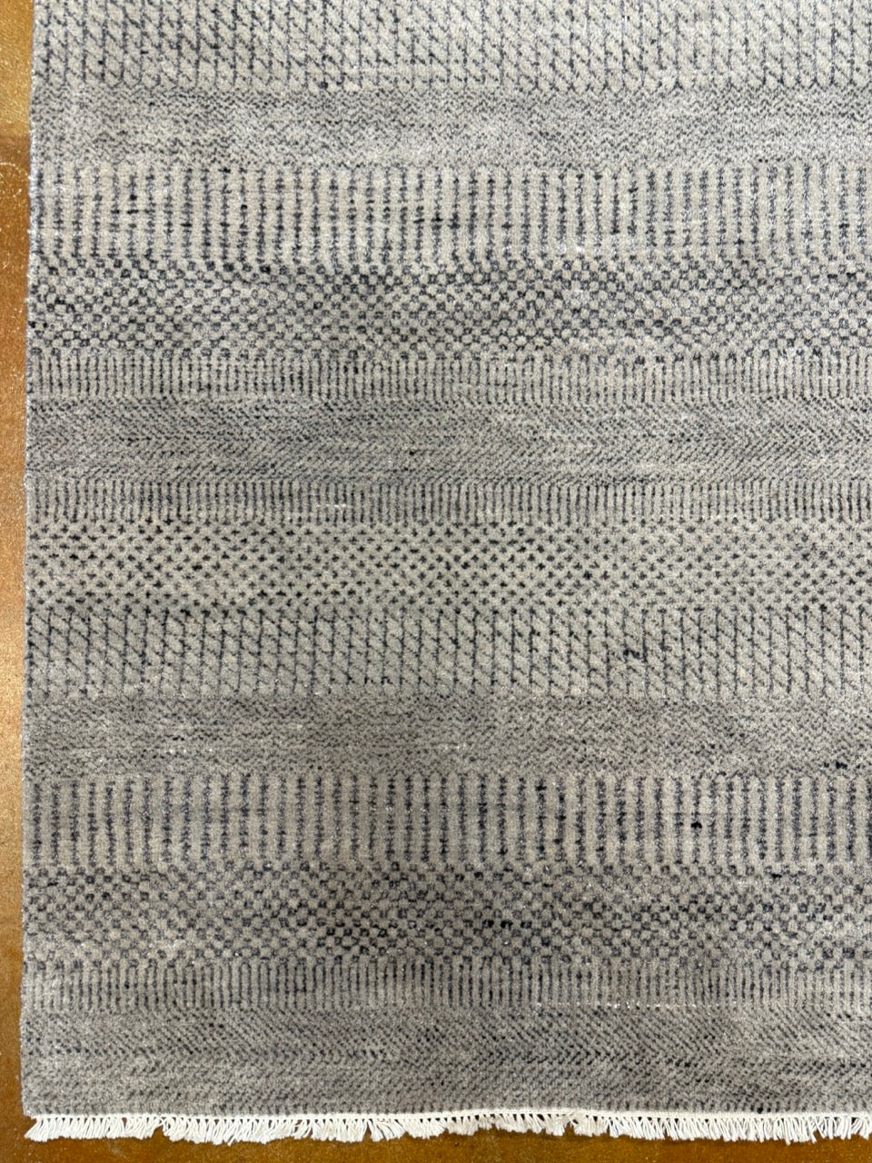 Modern Rug 33984