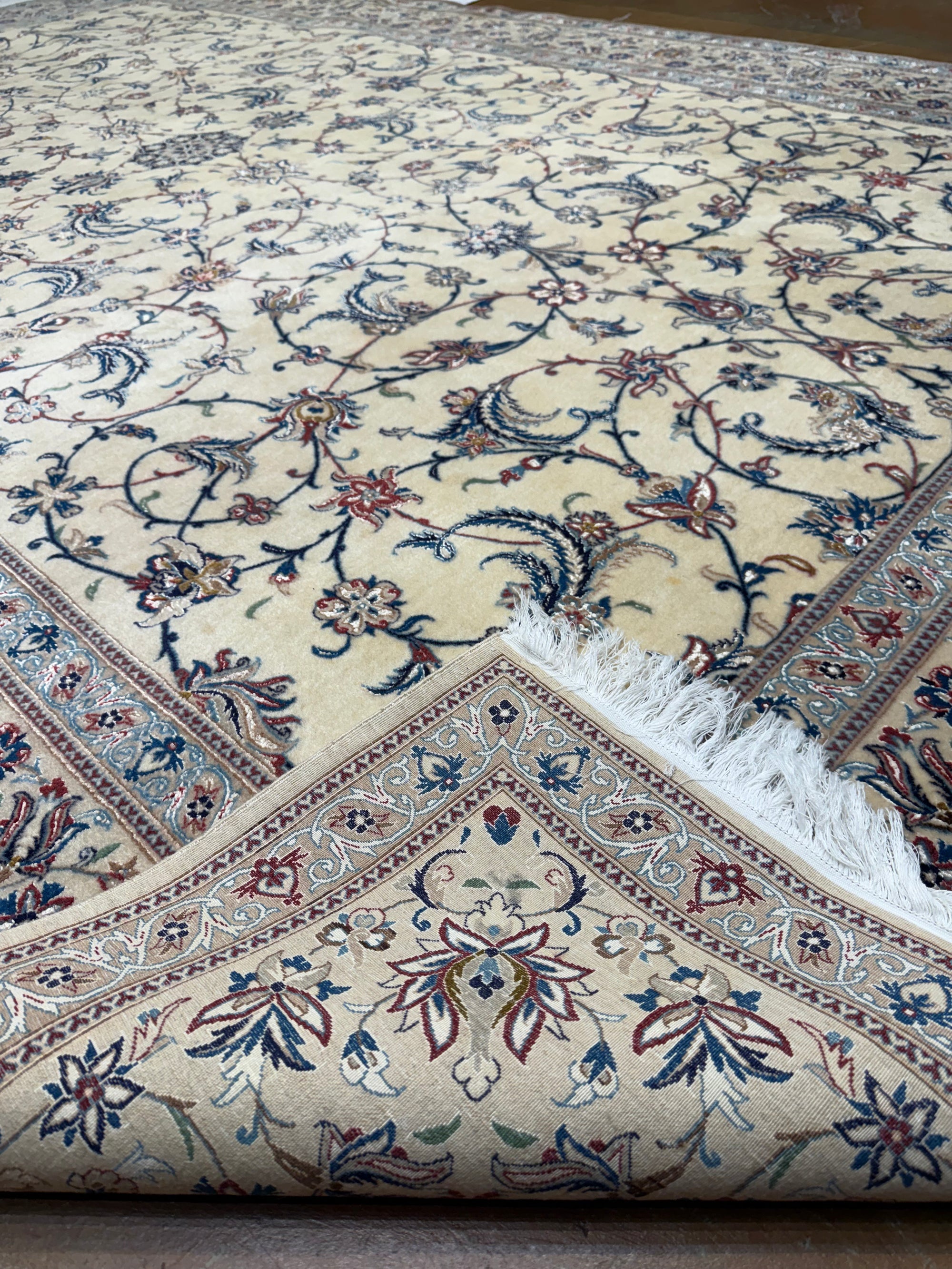 Finest Vintage Nain Habibian 24418