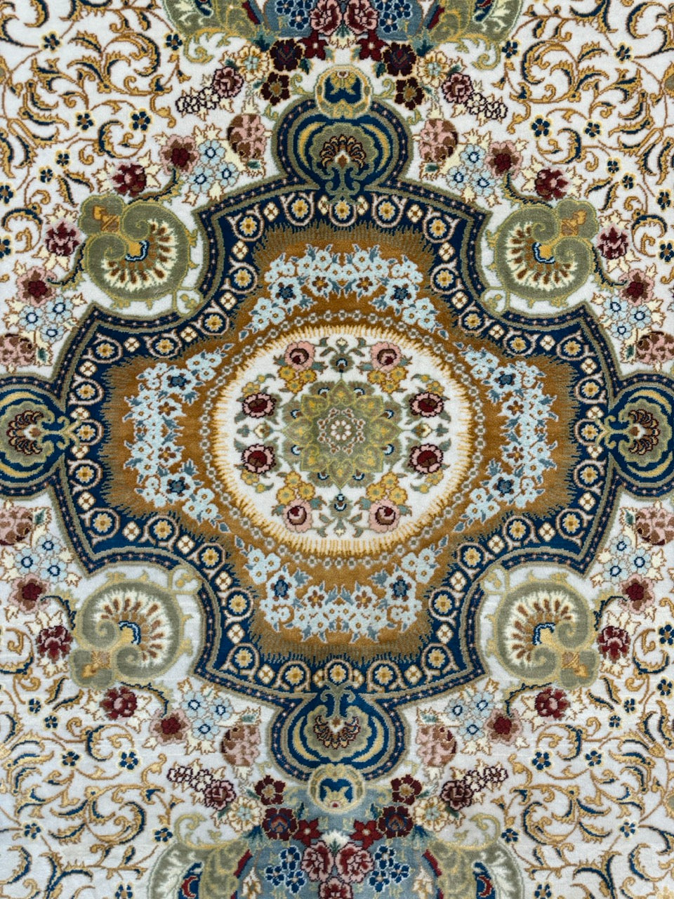 Finest Silk Hereke 32621