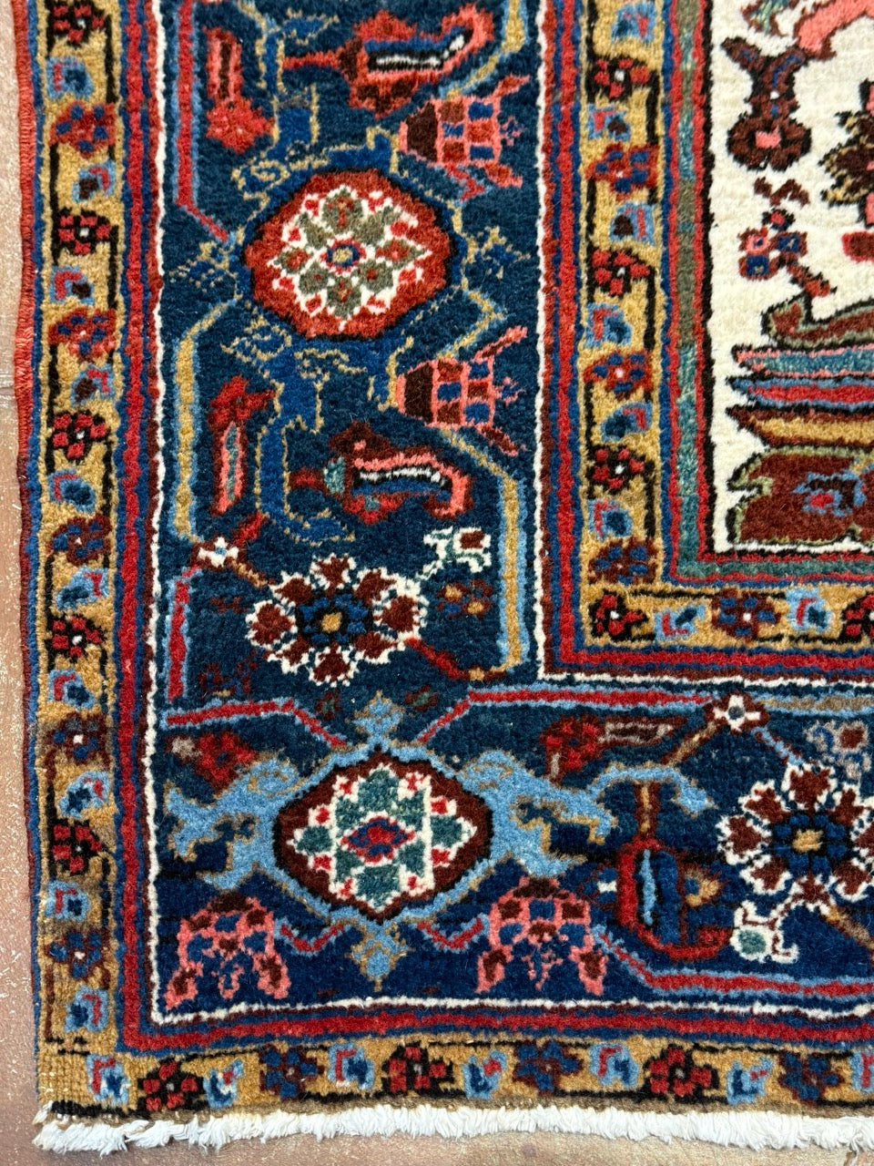 Antique Heriz 24658