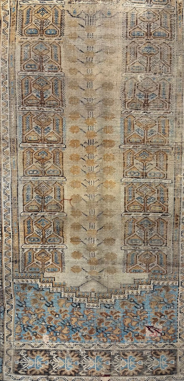 Antique Kırşehir rug 30063