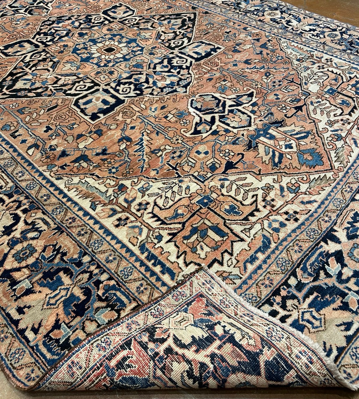 Antique Heriz 24423