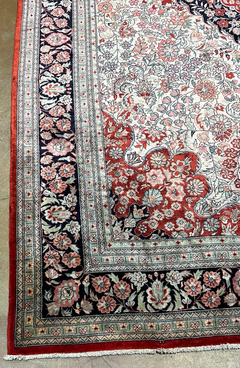 Vintage Fine Silk Qum 24371