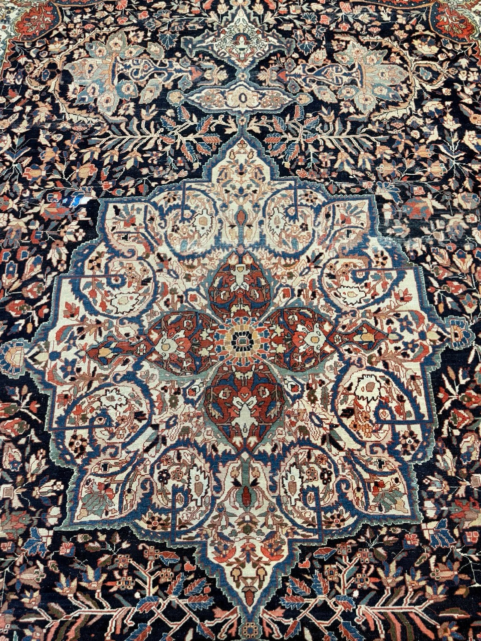 Farahan Sarouk 24551