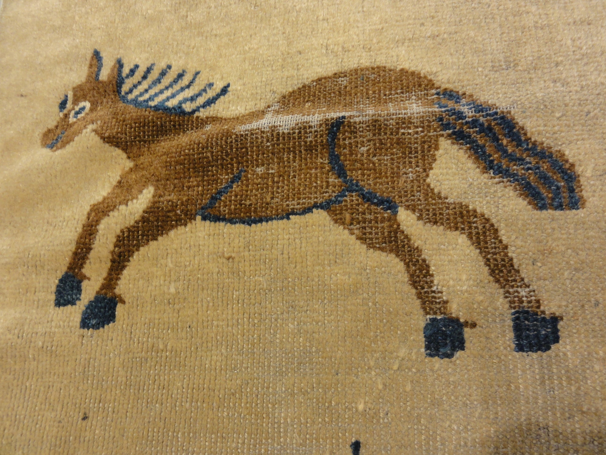 30533 Antique Seven Horses Emperor’s Rug