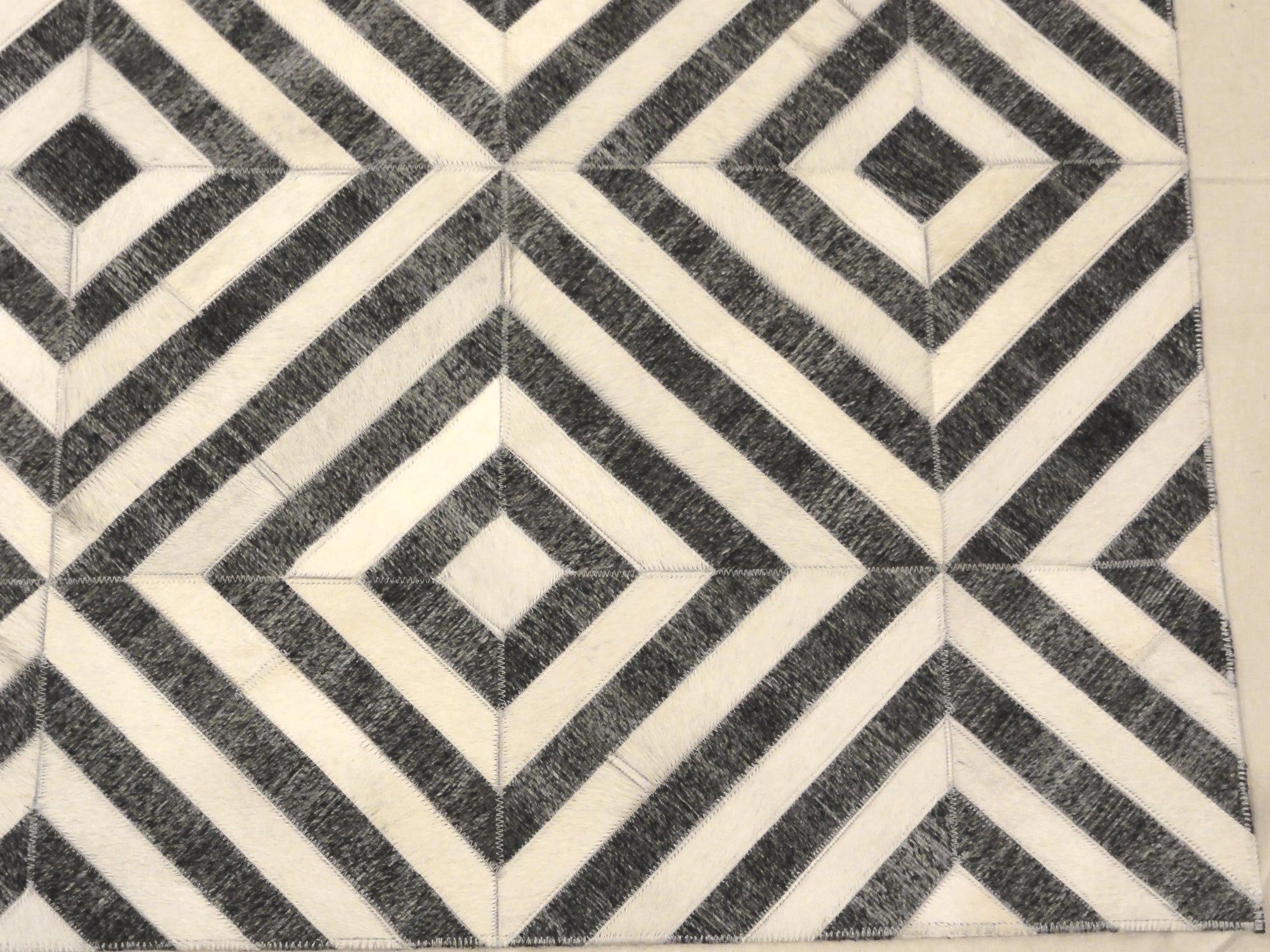 Modern Charcoal Ivory Rug Rugs and More | Santa Barbara Design Center 33002 .